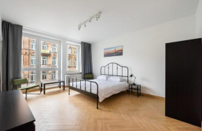 Marszałkowska White & Black Apartment